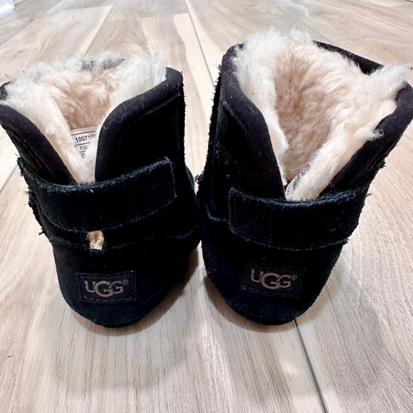 Ugg toddler boots, black size 4/5 - Picture 4 of 6